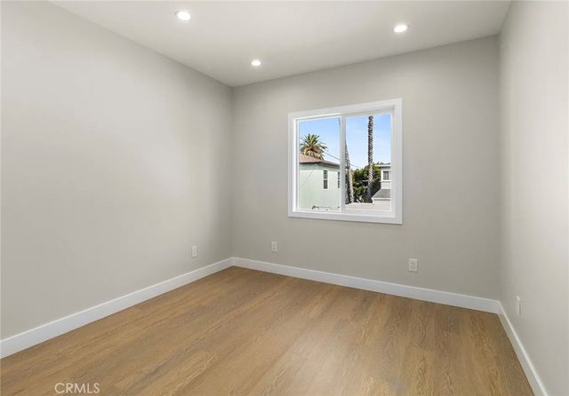 1827 E 4 Street 18, Long Beach, CA 90802
