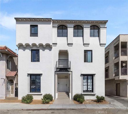 1827 E 4 Street 18, Long Beach, CA 90802