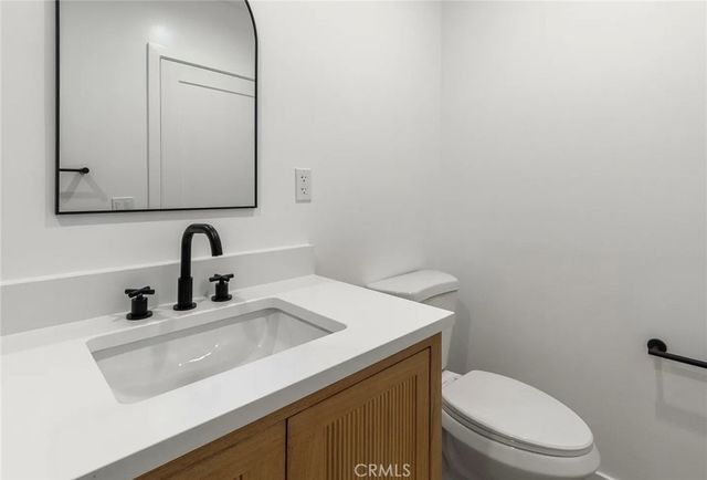 1827 E 4 Street 18, Long Beach, CA 90802