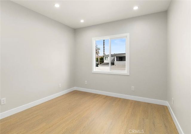 1827 E 4 Street 18, Long Beach, CA 90802