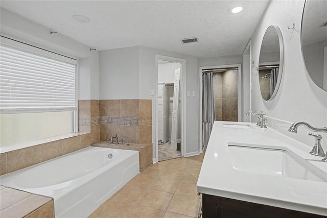 3732 Summer Lane, Huntsville, TX 77340