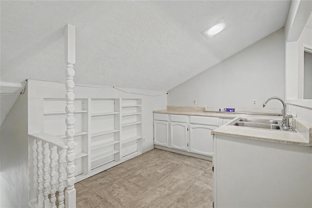 3732 Summer Lane, Huntsville, TX 77340