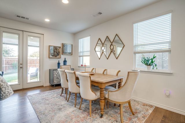 109 Crossroads Circle, Westworth Village, TX 76114