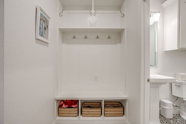 109 Crossroads Circle, Westworth Village, TX 76114