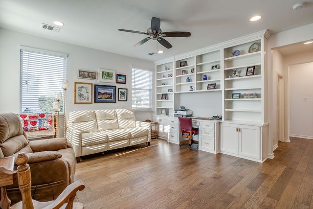 109 Crossroads Circle, Westworth Village, TX 76114