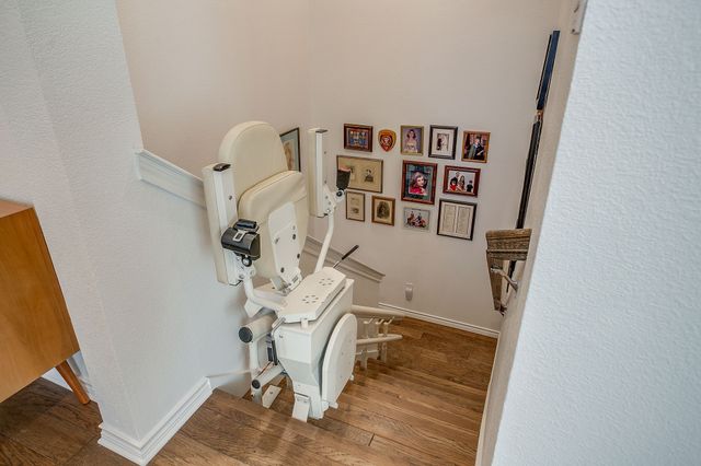 109 Crossroads Circle, Westworth Village, TX 76114