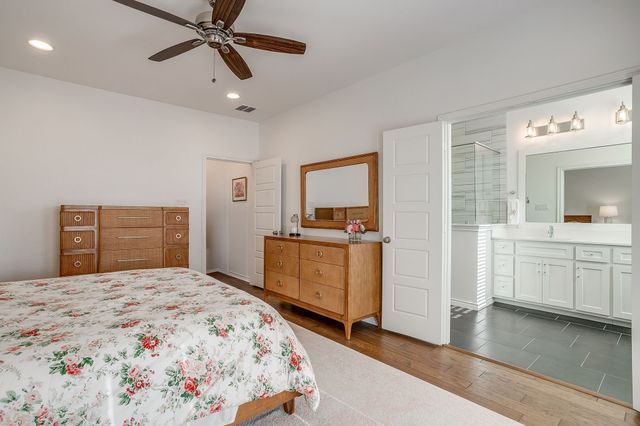 109 Crossroads Circle, Westworth Village, TX 76114