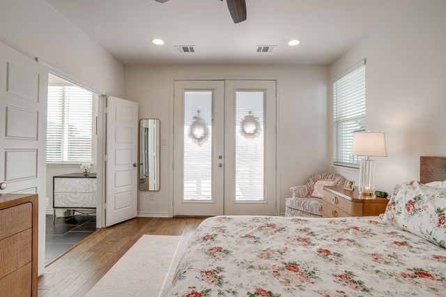 109 Crossroads Circle, Westworth Village, TX 76114