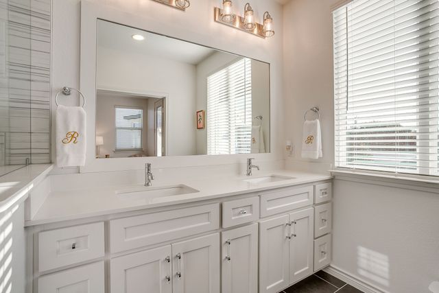 109 Crossroads Circle, Westworth Village, TX 76114