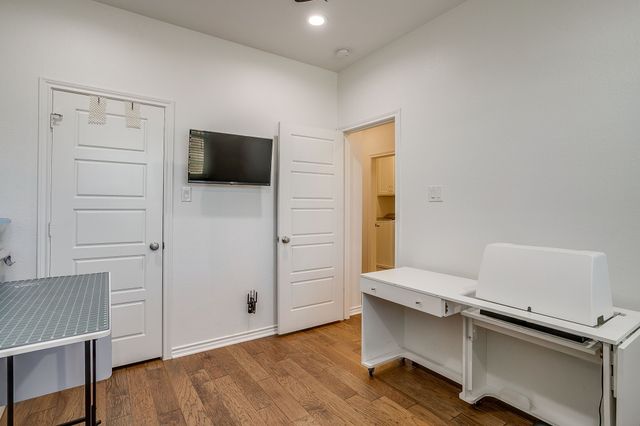 109 Crossroads Circle, Westworth Village, TX 76114