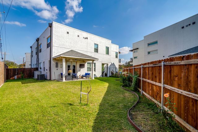 109 Crossroads Circle, Westworth Village, TX 76114