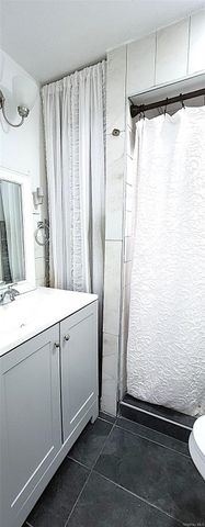 290 Roberts Avenue, Yonkers, NY 10703