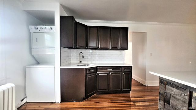 290 Roberts Avenue, Yonkers, NY 10703