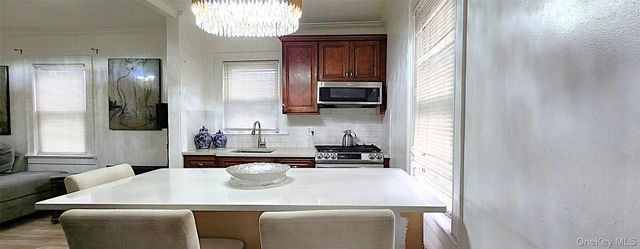 290 Roberts Avenue, Yonkers, NY 10703