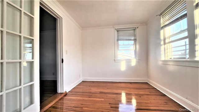 290 Roberts Avenue, Yonkers, NY 10703