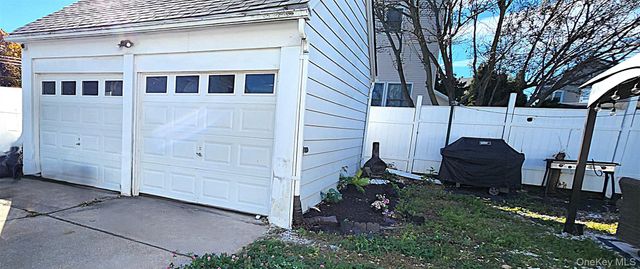 290 Roberts Avenue, Yonkers, NY 10703