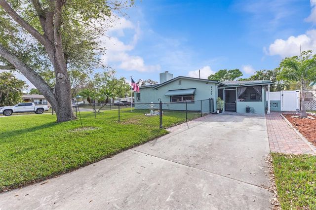 8290 52ND WAY N, Pinellas Park, FL 33781