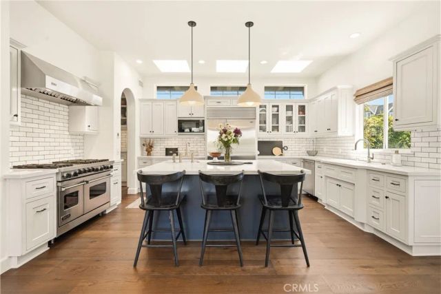 1756 10th, Manhattan Beach, CA 90266