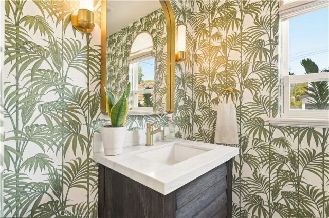 1756 10th, Manhattan Beach, CA 90266