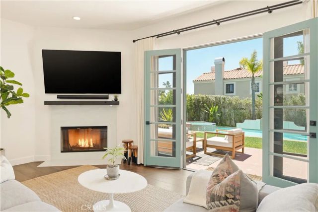 1756 10th, Manhattan Beach, CA 90266
