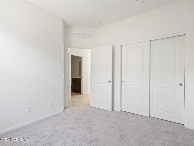 7927 S Walnutview Drive, Tucson, AZ 85757