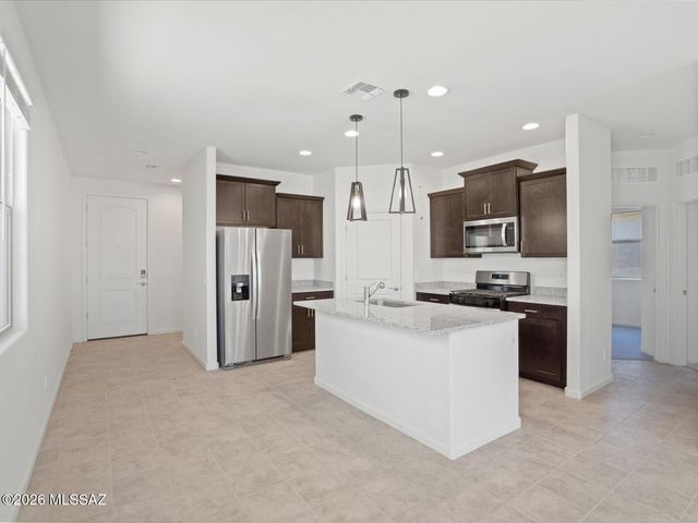 7927 S Walnutview Drive, Tucson, AZ 85757