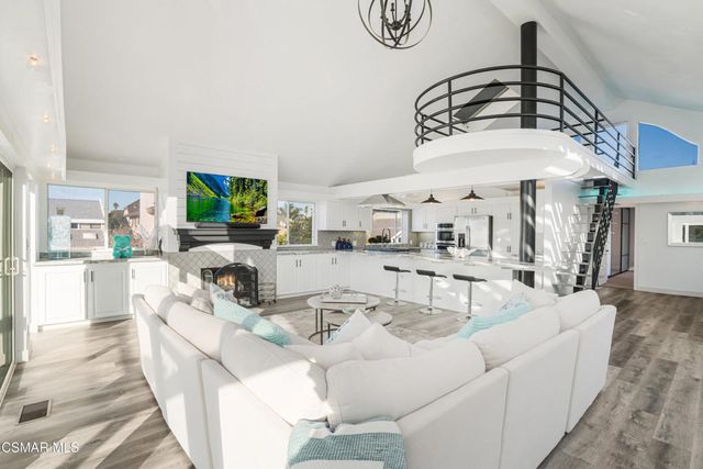 2014 Napoli Drive, Oxnard, CA 93035