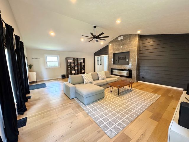 2902 S Myra Ridge Drive, Urbana, IL 61802