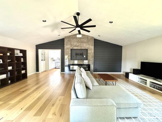 2902 S Myra Ridge Drive, Urbana, IL 61802