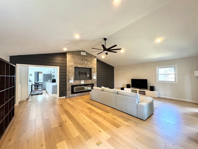 2902 S Myra Ridge Drive, Urbana, IL 61802