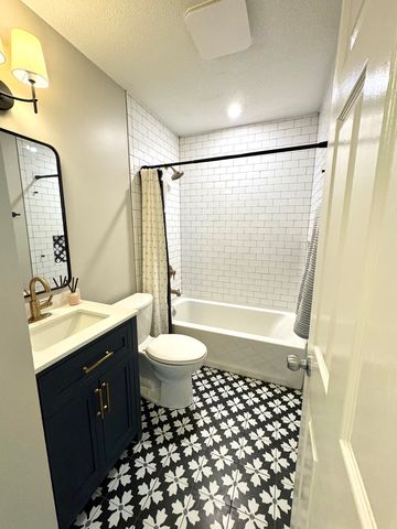 2902 S Myra Ridge Drive, Urbana, IL 61802