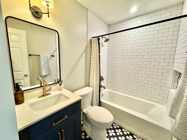 2902 S Myra Ridge Drive, Urbana, IL 61802