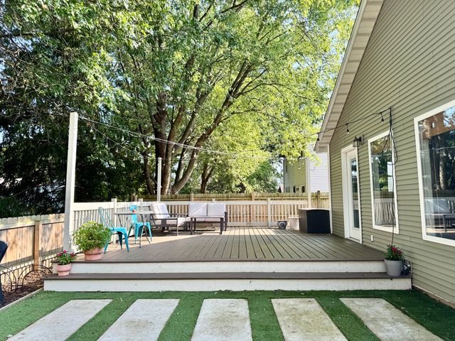 2902 S Myra Ridge Drive, Urbana, IL 61802