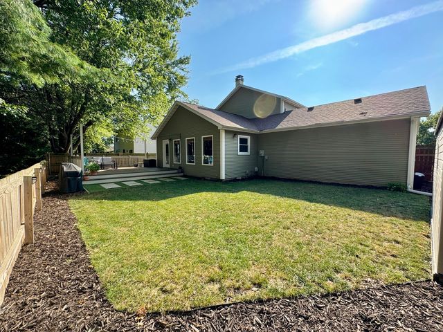 2902 S Myra Ridge Drive, Urbana, IL 61802