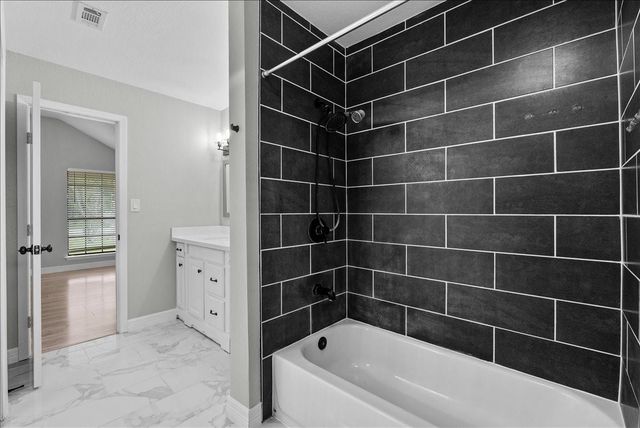 12606 Ponderosa Drive, Dickinson, TX 77539