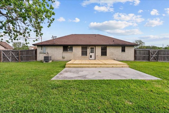 12606 Ponderosa Drive, Dickinson, TX 77539