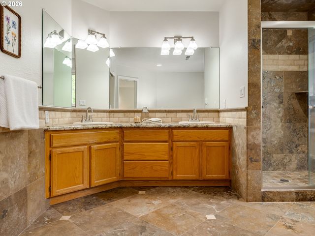 320 Nw 163RD Pl, Beaverton, OR 97006