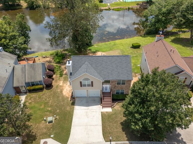 27 Waters Edge Way, Fayetteville, GA 30215