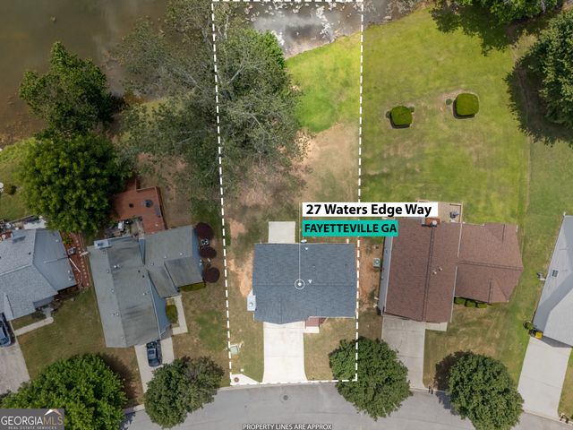 27 Waters Edge Way, Fayetteville, GA 30215