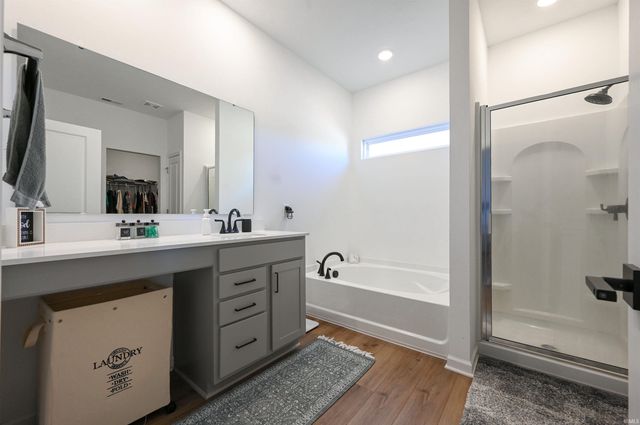 835 LANDO CREEK Drive, Kokomo, IN 46902