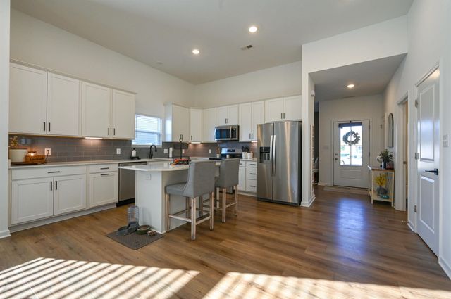 835 LANDO CREEK Drive, Kokomo, IN 46902