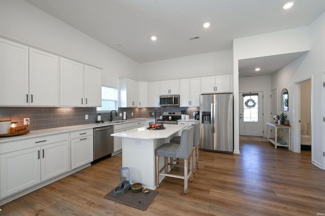 835 LANDO CREEK Drive, Kokomo, IN 46902