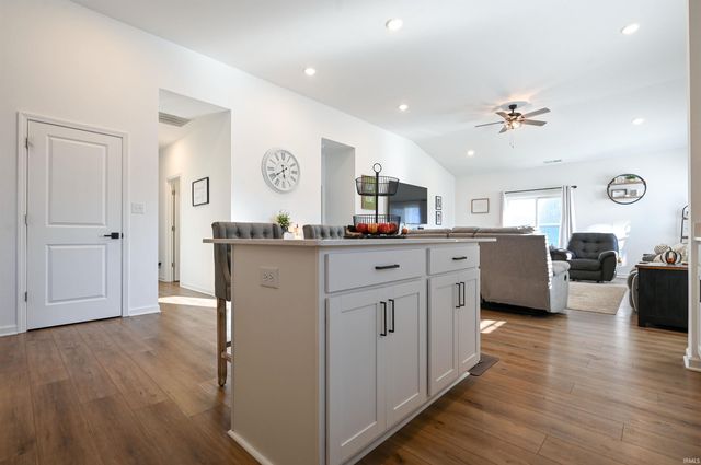 835 LANDO CREEK Drive, Kokomo, IN 46902