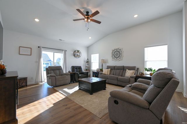 835 LANDO CREEK Drive, Kokomo, IN 46902