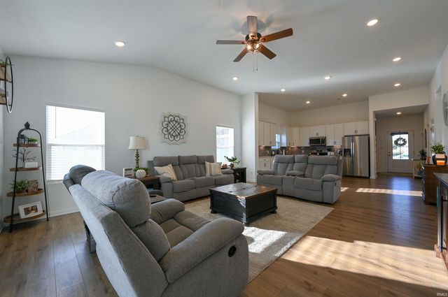 835 LANDO CREEK Drive, Kokomo, IN 46902