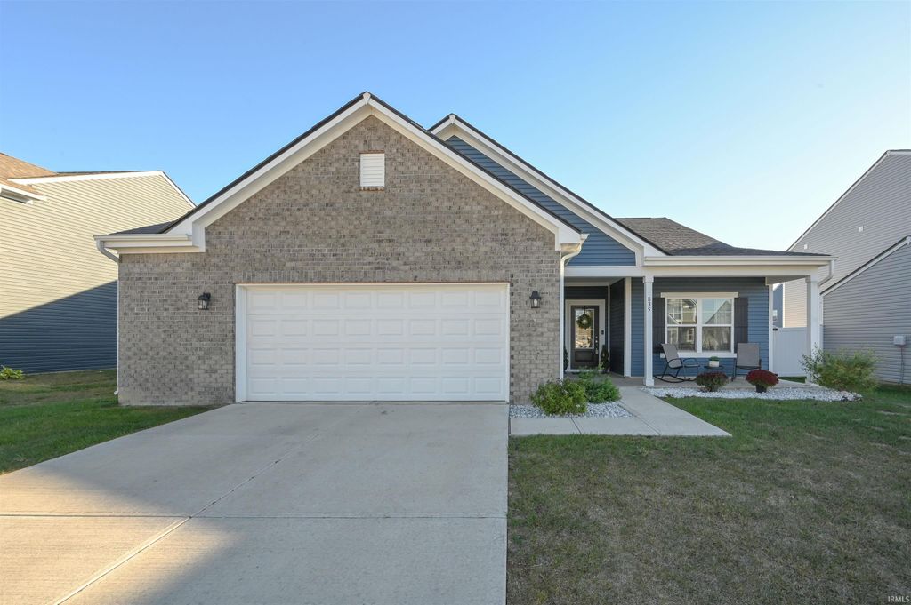 835 LANDO CREEK Drive, Kokomo, IN 46902