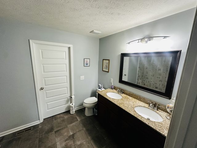 106 Doak St, Shelbyville, TN 37160