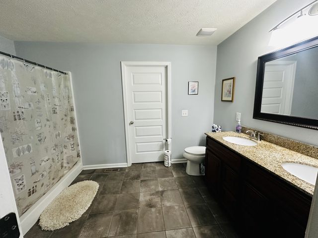 106 Doak St, Shelbyville, TN 37160