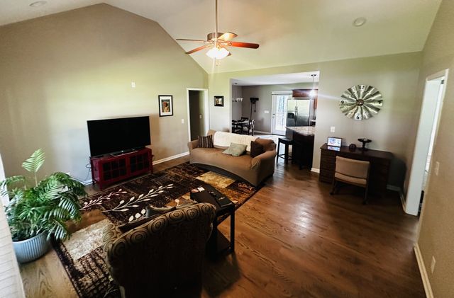 106 Doak St, Shelbyville, TN 37160