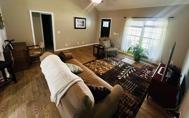 106 Doak St, Shelbyville, TN 37160